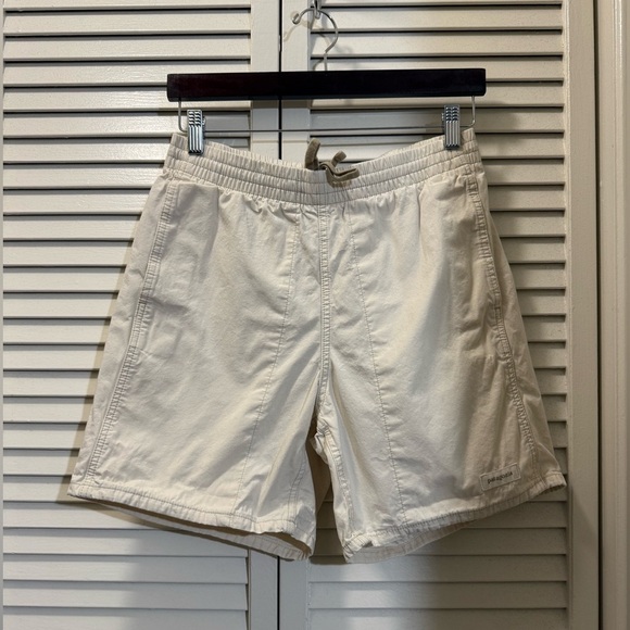 Patagonia 6" Funhoggers Shorts Undyed Natural Men's - Picture 3 of 6